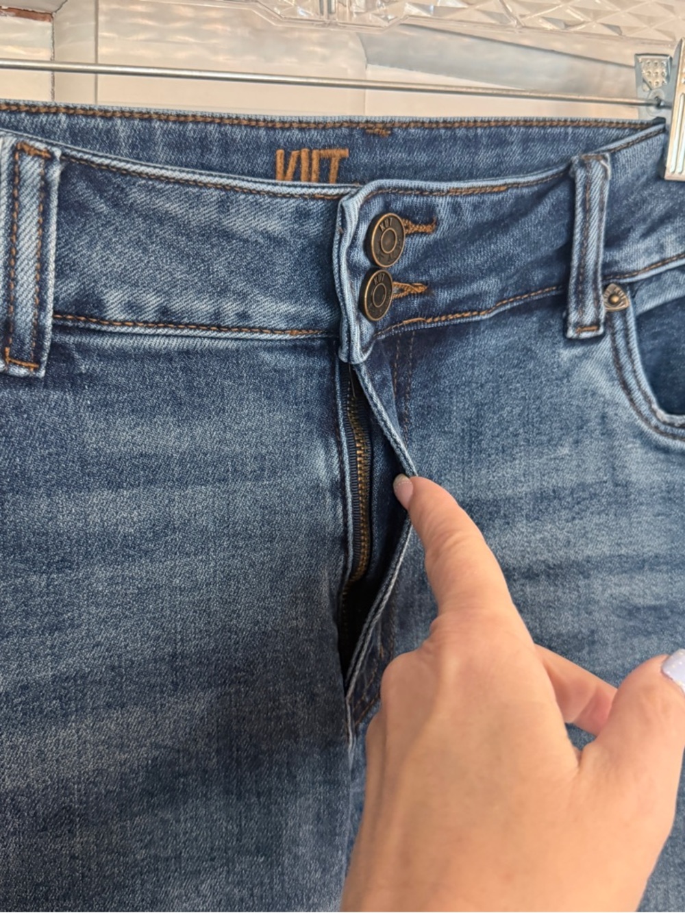 Kut From The Kloth Lucy High Rise Wide Leg Jeans Size 8 Medium Wash 25365 - Picture 5 of 15